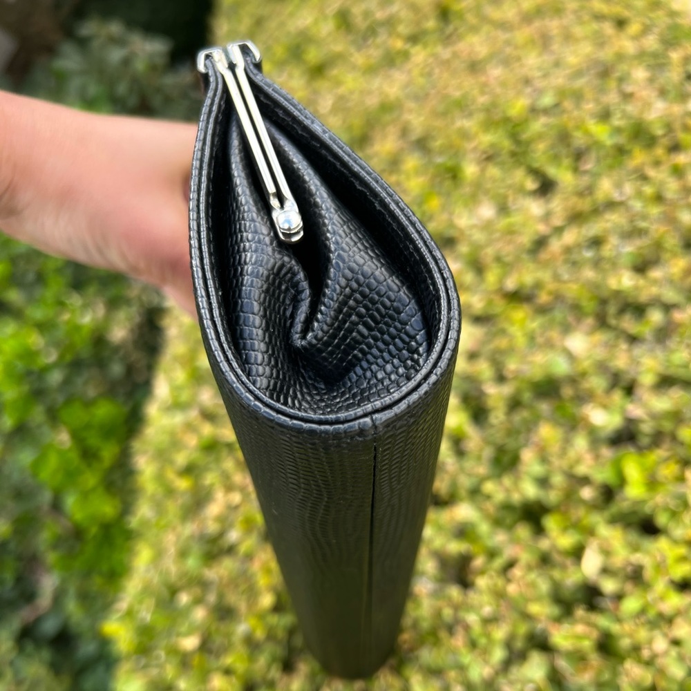 BANANA REPUBLIC Cow Leather Clutch Bag - Picture 9 of 10